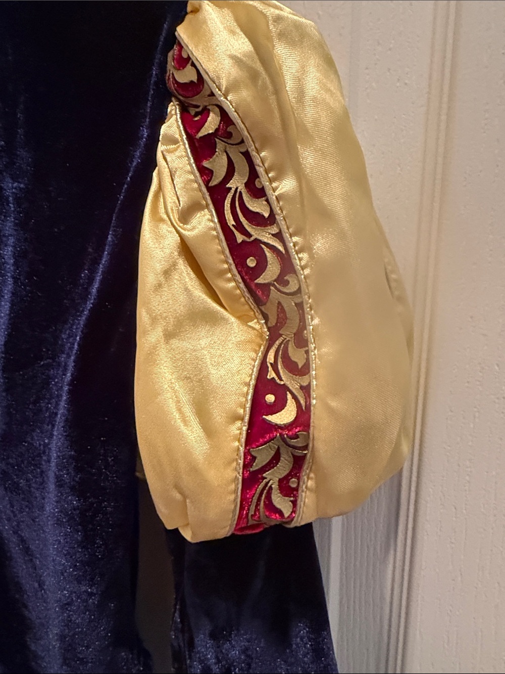 Disney’s Prince charming Velvet Puff-SleeveGold shirt with crown size 9/10 boys - Picture 7 of 8